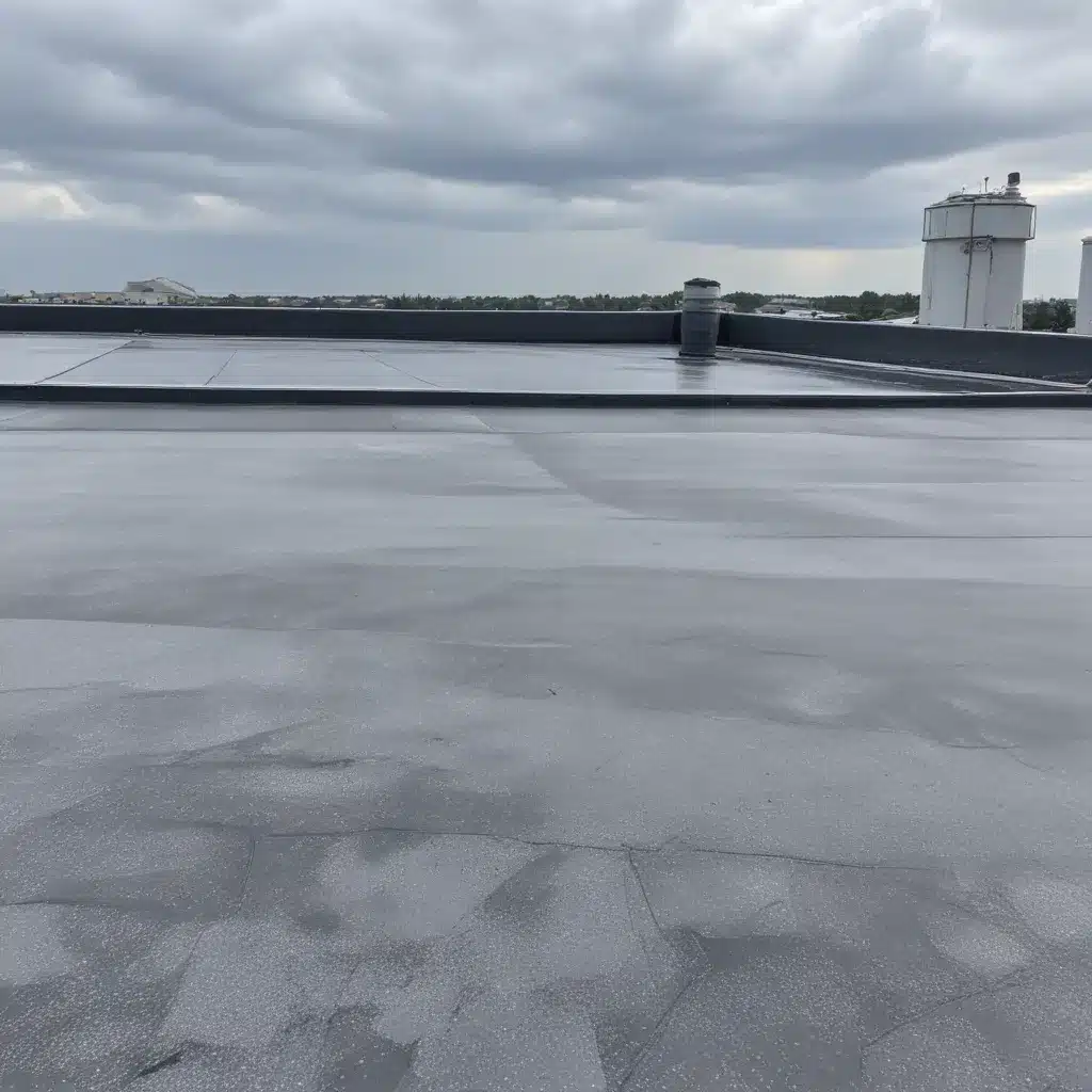 Flat Roof Maintenance and Windstorm Resistance: Protecting Against High Winds