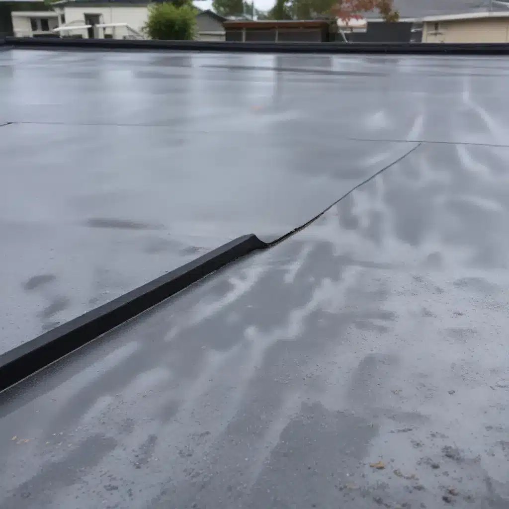 Flat Roof Maintenance in the Rainy Season: Preventing Leaks and Damage